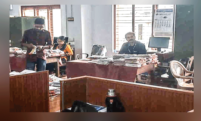 എ​ട​പ്പാ​ൾ ഉ​പ​ജി​ല്ല വി​ദ്യാ​ഭ്യാ​സ ഓ​ഫി​സ്