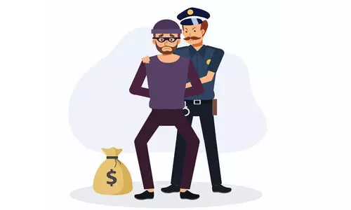 കച്ചവട സ്ഥാപനങ്ങളിൽ കവർച്ച നടത്തിയയാൾ പിടിയിൽ