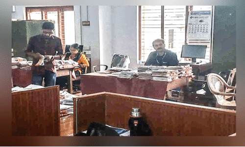 എ​ട​പ്പാ​ൾ ഉ​പ​ജി​ല്ല വി​ദ്യാ​ഭ്യാ​സ ഓ​ഫി​സ്