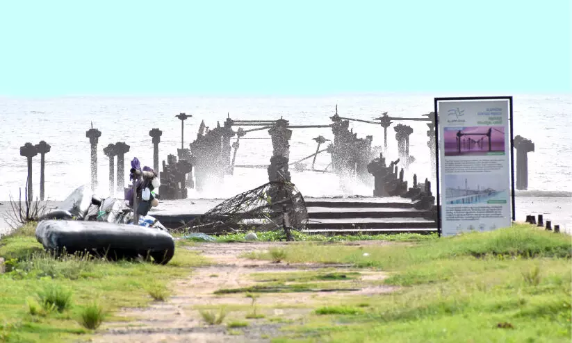 കേരളപ്പിറവി: ചരിത്രനിമിഷത്തിൽ ആ​ല​പ്പു​ഴ ജില്ലയിൽ നടന്നത്​ വൻ ഘോഷയാത്ര