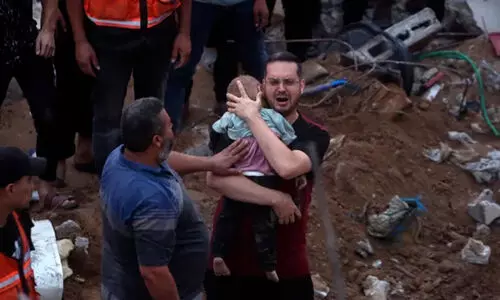 ഗ​സ്സ​യെ ​രണ്ടായി പിളർക്കാൻ ഇസ്രായേൽ നീക്കം; കു​ഞ്ഞു​ങ്ങ​ളു​ടെ ശ്മ​ശാ​ന​മാ​യി ഗ​സ്സ മാ​റി​യെ​ന്ന് യൂ​നി​സെ​ഫ്