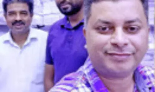 ബം​ഗ്ലാ​ദേ​ശി​ൽ​നി​ന്നൊ​രു മ​മ്മൂ​ട്ടി ഫാ​ൻ; അ​ബ്ദു​ല്ല​യു​ടെ മ​ല​യാ​ളം പൊ​ളി​യാ​ണ്