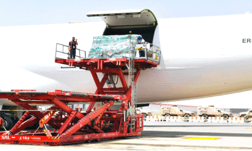 തേജ് ചുഴലിക്കാറ്റ് നാശം വിതച്ച യമനിൽ സൗദിയുടെ സഹായം തേജ് ചുഴലിക്കാറ്റ് നാശം വിതച്ച യമനിൽ സൗദിയുടെ സഹായം