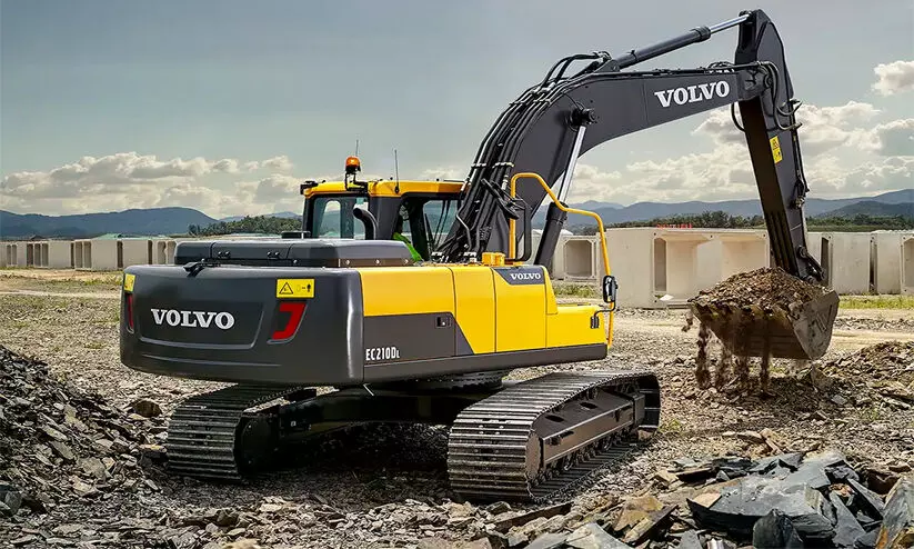 എക്സ്കവേറ്റർ ഇടിച്ചു യുവാവ് മരിച്ച സംഭവം; അന്വേഷണത്തില് തൃപ്തരല്ലെന്ന് കുടുംബം എക്സ്കവേറ്റർ ഇടിച്ചു യുവാവ് മരിച്ച സംഭവം; അന്വേഷണത്തില് തൃപ്തരല്ലെന്ന് കുടുംബം