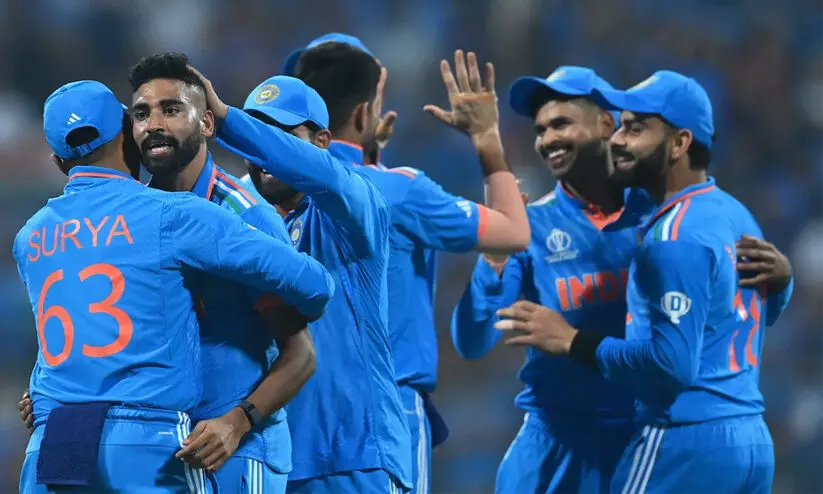 തീതുപ്പി ഇന്ത്യൻ പേസർമാർ; 14 റൺസെടുക്കുന്നതിനിടെ ശ്രീലങ്കക്ക് നഷ്ടമായത് ആറ് വിക്കറ്റ് തീതുപ്പി ഇന്ത്യൻ പേസർമാർ; 14 റൺസെടുക്കുന്നതിനിടെ ശ്രീലങ്കക്ക് നഷ്ടമായത് ആറ് വിക്കറ്റ്