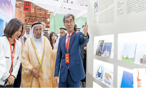 ഷാർജ പുസ്തകോത്സവത്തിന് ഉജ്ജ്വല തുടക്കം