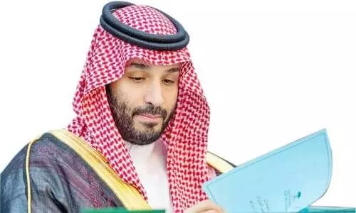 സൗ​ദി മ​ന്ത്രി​സ​ഭ യോ​ഗ​ത്തി​ൽ കി​രീ​ടാ​വ​കാ​ശി അ​മീ​ർ മു​ഹ​മ്മ​ദ്​ ബി​ൻ സ​ൽ​മാ​ൻ അ​ധ്യ​ക്ഷ​ത  വ​ഹി​ക്കു​ന്നു