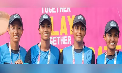 ​സ്വ​ർ​ണ​തീ​ര​ത്ത​ണ​ഞ്ഞ് തു​ഴ​ച്ചി​ലു​കാ​ർ