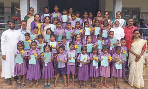 കേരളപ്പിറവി ദിനത്തിൽ ഇതര ഭാഷകളെ ചേർത്തുനിർത്തി വിദ്യാലയം