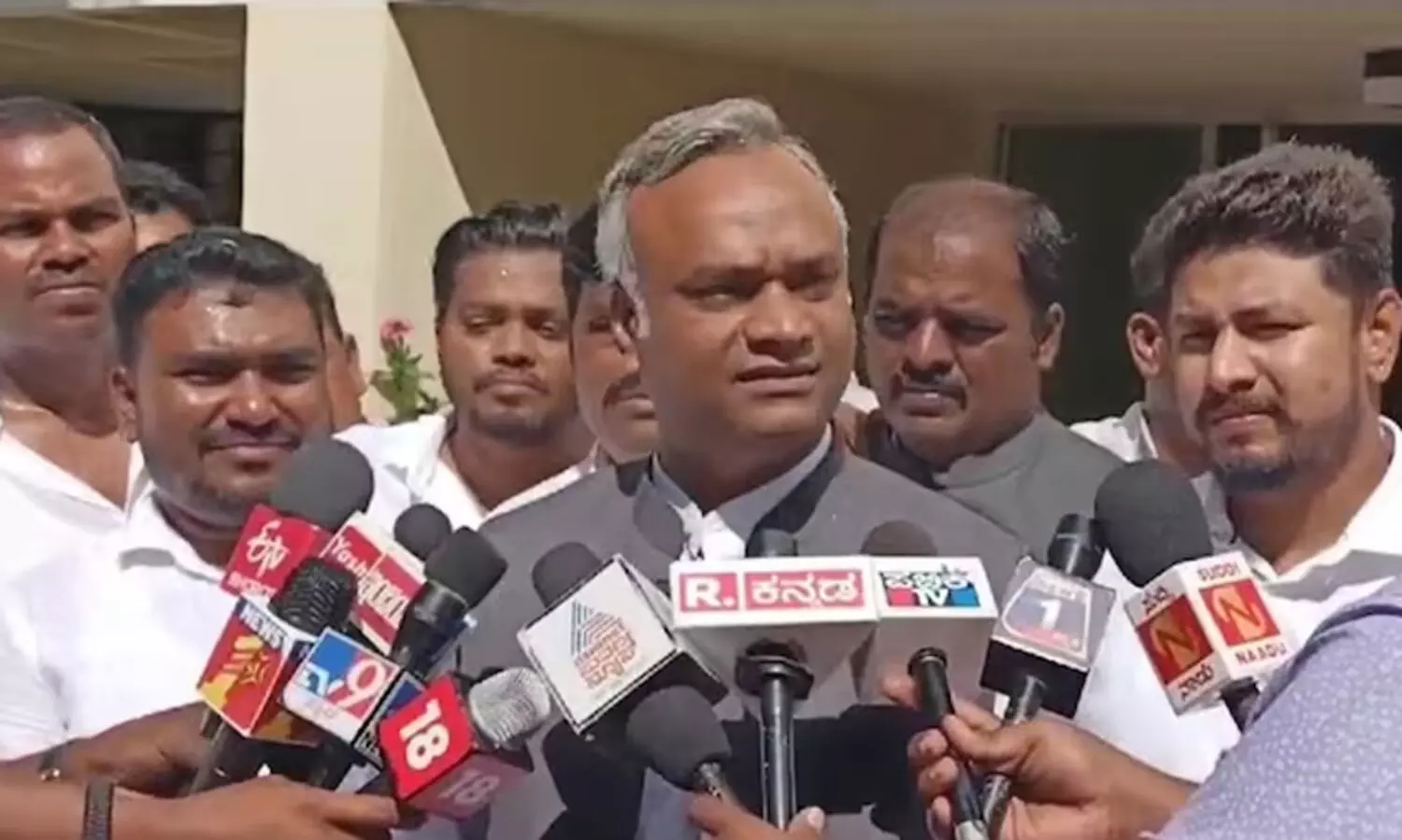 ഹൈകമാൻഡ് ആവശ്യപ്പെട്ടാൽ കർണാടകയിലെ മുഖ്യമന്ത്രിപദം ഏറ്റെടുക്കുമെന്ന് പ്രിയങ്ക് ഖാർഗെ