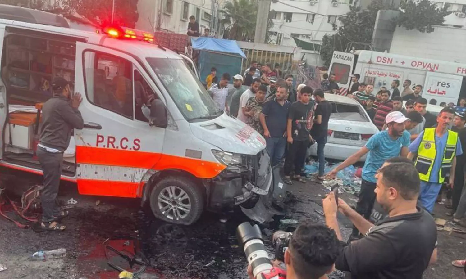 ഗസ്സയിലെ അൽ ഷിഫ ആശുപത്രിയിൽ ഇസ്രായേൽ ആക്രമണം; ആംബുലൻസുകൾക്കുമേൽ ബോംബിട്ടു