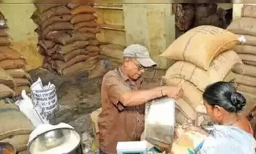 റേ​ഷ​ൻ വ്യാ​പാ​രി​ക​ൾ സ​മ​ര​ത്തി​ന്