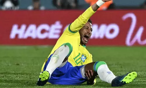 നെയ്മറിന്റെ ശസ്ത്രക്രിയ വിജയകരം; ആറു മാസം മുതൽ 12 മാസം വരെ വിശ്രമം വേണ്ടിവരും