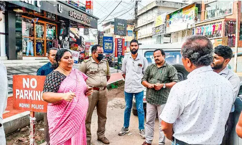 മണ്ഡലകാലം; കോന്നിയിൽ ഗതാഗത ഉപദേശക സമിതി യോഗം ചേർന്നു മണ്ഡലകാലം; കോന്നിയിൽ ഗതാഗത ഉപദേശക സമിതി യോഗം ചേർന്നു