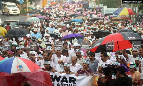 palestine rally malappuram a group.jpg