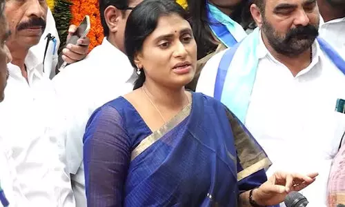 വൈ.എസ്.ആർ തെലങ്കാന മത്സരിക്കില്ല; കോൺഗ്രസിനെ പിന്തുണക്കും