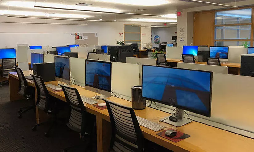 സ​ര്‍വ​ക​ലാ​ശാ​ല​യി​ല്‍ ക​മ്പ്യൂ​ട്ട​റു​ക​ള്‍ക്ക് കേ​ടു​പാ​ട്; മോ​ണി​റ്റ​ര്‍ പൊ​ട്ടി​ത്തെ​റി​ക്കു​ന്ന​തി​ല്‍ ജീ​വ​ന​ക്കാ​ര്‍ക്ക് ആ​ശ​ങ്ക