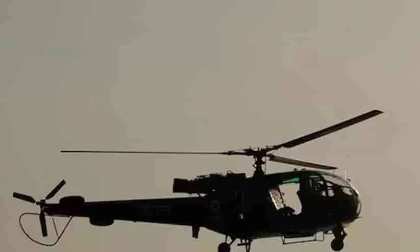 കൊച്ചി നാവികസേന ആസ്ഥാനത്ത് കോപ്ടർ അപകടം: നാവികൻ മരിച്ചു കൊച്ചി നാവികസേന ആസ്ഥാനത്ത് കോപ്ടർ അപകടം: നാവികൻ മരിച്ചു