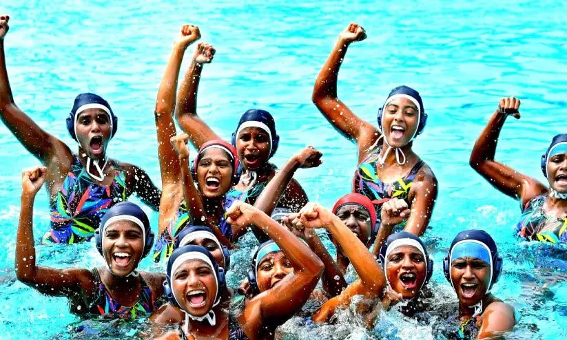 swimming 8767565 swimming 8767565