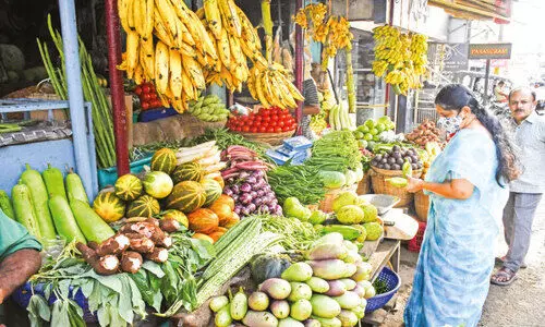 പച്ചക്കറി വില വീണ്ടും  ഉയരുന്നു