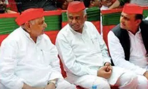 അഖിലേഷിന് തിരിച്ചടി; എസ്.പി ദേശീയ ജനറൽ സെക്രട്ടറി പാർട്ടിവിട്ട് കോൺഗ്രസിലേക്ക്