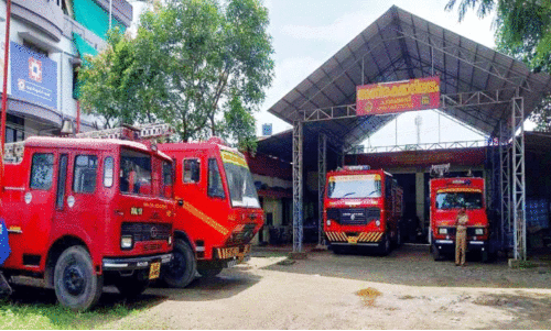 ചാ​ല​ക്കു​ടി അ​ഗ്നി​ര​ക്ഷ നി​ല​യം