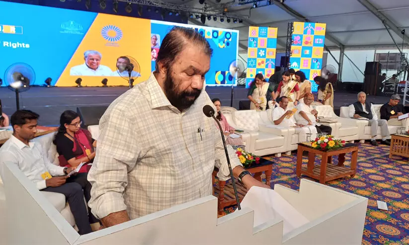 മിനിമം വേതനം പരമാവധി സ്ഥാപനങ്ങളില്‍ നടപ്പാക്കുമെന്ന് വി. ശിവന്‍കുട്ടി