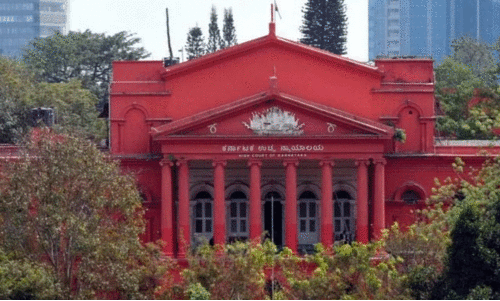 ക​ന്ന​ട നി​ർ​ബ​ന്ധ​മാ​ക്ക​ൽ:  ര​ക്ഷി​താ​ക്ക​ൾ  ഹൈ​കോ​ട​തി​യി​ൽ