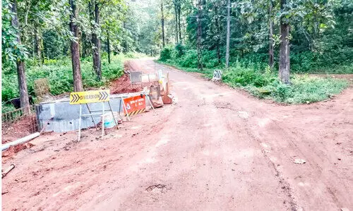 നെയ്യശ്ശേരി-തോക്കുമ്പന്; റോഡുപണി തുടങ്ങിയിട്ട് ഒരുവർഷം; എങ്ങുമെത്തിയില്ല നെയ്യശ്ശേരി-തോക്കുമ്പന്; റോഡുപണി തുടങ്ങിയിട്ട് ഒരുവർഷം; എങ്ങുമെത്തിയില്ല