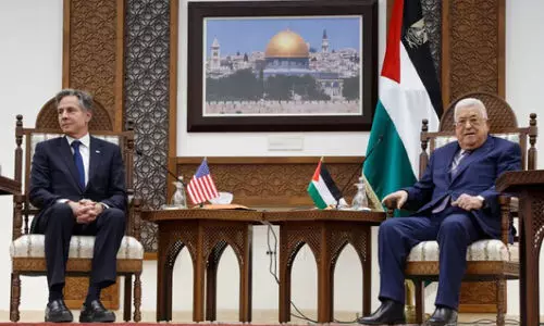 ഇസ്രായേൽ ക്രൂരത തുടരണമെന്ന ദൂതുമായി ബ്ലിങ്കൻ; രോഷമറിയിച്ച് മഹ്മൂദ് അബ്ബാസും അറബ് രാജ്യങ്ങളും