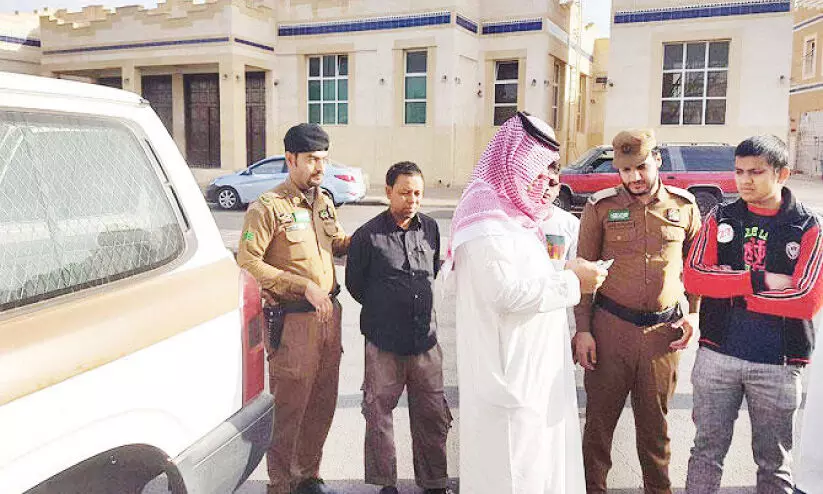 Police checking in Saudi Arabia Police checking in Saudi Arabia