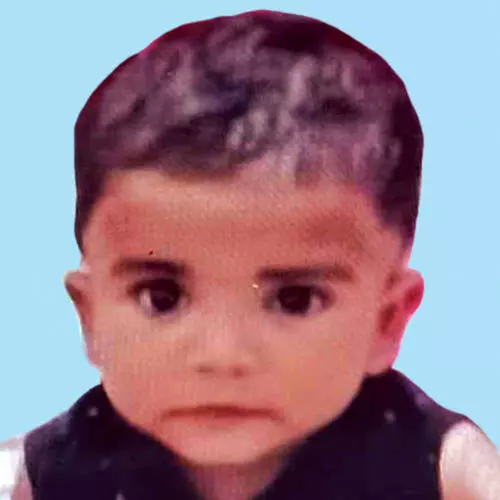 പി​ക്അ​പ് വാ​ൻ ത​ട്ടി പി​ഞ്ചു​കു​ഞ്ഞ് മ​രി​ച്ചു