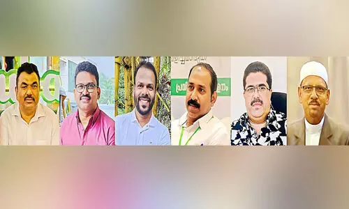 റി​യാ​ദ്​ കെ.​എം.​സി.​സി ഭാ​ര​വാ​ഹി​ക​ളെ പ്ര​ഖ്യാ​പി​ച്ച്​ സാ​ദി​ഖ​ലി ത​ങ്ങ​ൾ