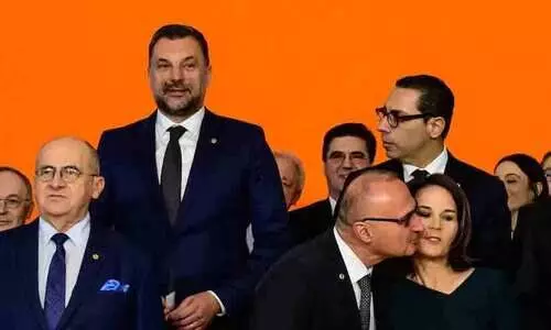 പൊതുവേദിയിൽ ജർമൻ വിദേശകാര്യമന്ത്രിയെ ചുംബിക്കാൻ ശ്രമം; മാപ്പ് പറഞ്ഞ് ക്രൊയേഷ്യൻ വിദേശകാര്യമന്ത്രി