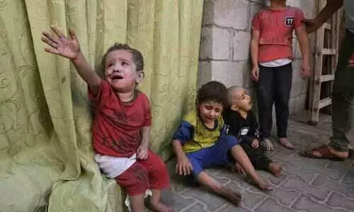 മരണം 10000, കുഞ്ഞുമൃതദേഹങ്ങൾ 4104; ഗസ്സ ചോദിക്കുന്നു: ‘ലോകമേ, ഇനിയുമെത്ര പേരെ കൊല്ലണം നിങ്ങൾ ഒന്ന് പ്രതികരിക്കാൻ?’