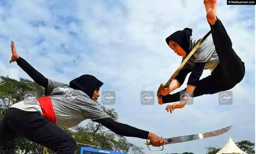 തങ്കത്തട്ടിൽ കേരളം: 11 സ്വർണം; കളരിപ്പയറ്റിൽ തൂത്തുവാരി തങ്കത്തട്ടിൽ കേരളം: 11 സ്വർണം; കളരിപ്പയറ്റിൽ തൂത്തുവാരി