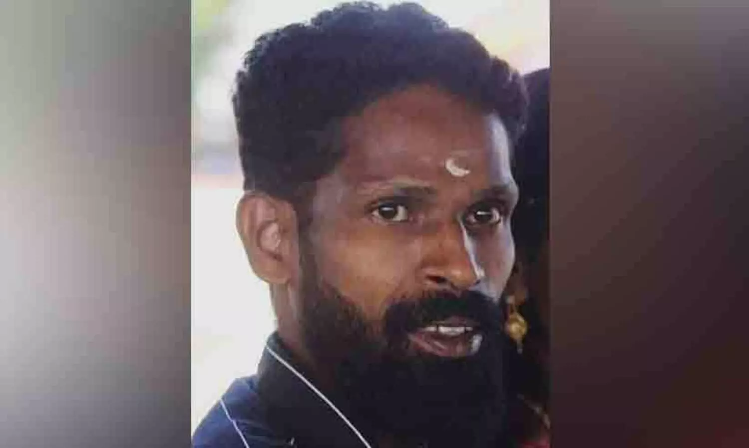 The elephant stabbed mahout