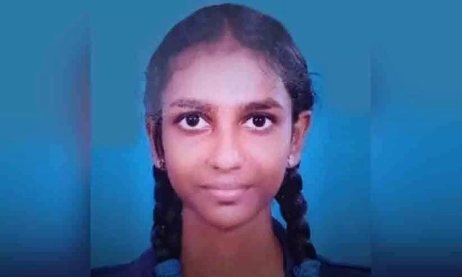 തലയില്‍ മരച്ചില്ല വീണ് പരിക്കേറ്റ  സ്കൂൾ വിദ്യാർഥിനി മരിച്ചു