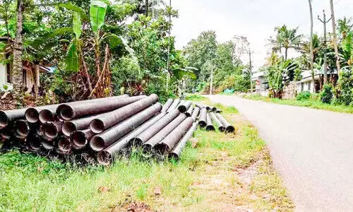 കിഴക്കമ്പലം-നെല്ലാട് റോഡിൽ ജൽജീവൻ പൈപ്പുകൾ; പണി കഴിഞ്ഞ്​  കുത്തിപ്പൊളിക്കുമോ?  പേടിച്ച്​ നാട്ടുകാർ