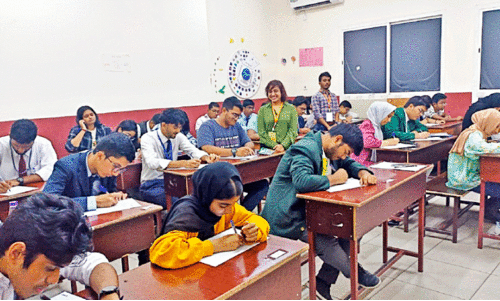 ഹാ​ജി​ക്ക​യു​ടെ സ്​​മ​ര​ണ​യി​ൽ  ഉ​പ​ന്യാ​സ മ​ത്സ​രം