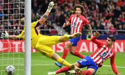 ചാമ്പ്യൻസ് ലീഗിൽ അത്‍ലറ്റികോയുടെ ആറാട്ട്; തോൽവി രുചിച്ച് ബാഴ്സലോണയും പി.എസ്.ജിയും