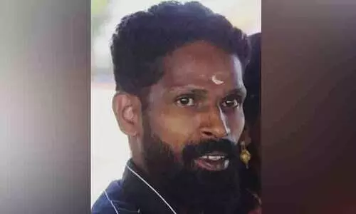 The elephant stabbed mahout