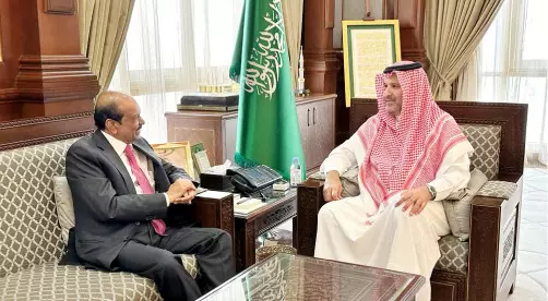 മദീന ഗവർണറുമായി എം.എ. യൂസുഫലി കൂടിക്കാഴ്ച നടത്തി