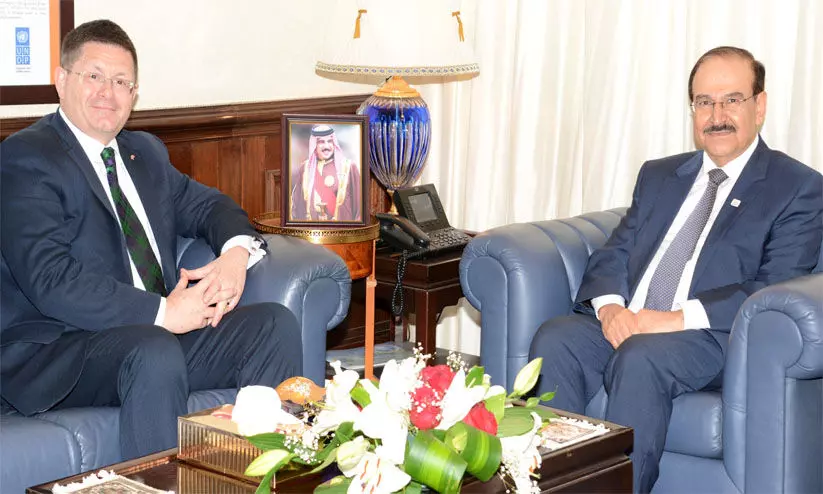 ബഹ്റൈനും ബ്രിട്ടനും ബന്ധം ശക്തിപ്പെടുത്തും വൈദ്യുതി-ജല കാര്യ മന്ത്രി ബ്രിട്ടീഷ് അംബാസഡറെ സ്വീകരിച്ചു ബഹ്റൈനും ബ്രിട്ടനും ബന്ധം ശക്തിപ്പെടുത്തും വൈദ്യുതി-ജല കാര്യ മന്ത്രി ബ്രിട്ടീഷ് അംബാസഡറെ സ്വീകരിച്ചു