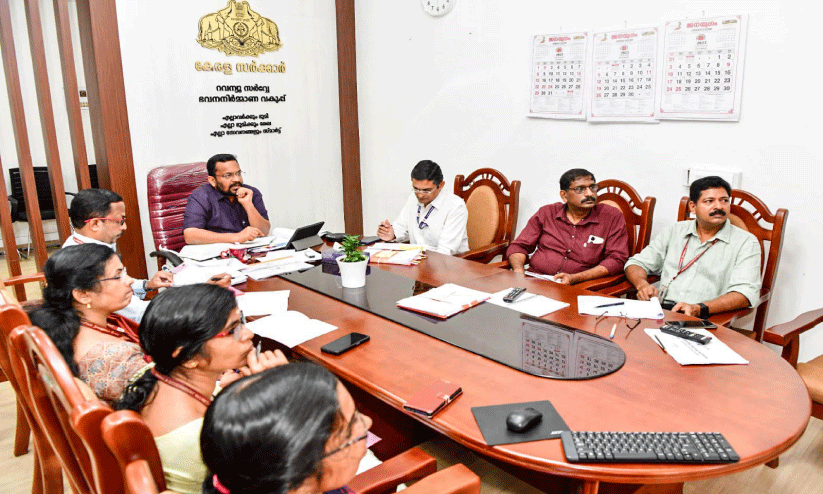 ഇടുക്കി, കല്ലാര്കുട്ടി, ചെങ്കുളം പ്രദേശങ്ങളിലെ പട്ടയവിതരണം: സര്വേ 20ന് ആരംഭിക്കും ഇടുക്കി, കല്ലാര്കുട്ടി, ചെങ്കുളം പ്രദേശങ്ങളിലെ പട്ടയവിതരണം: സര്വേ 20ന് ആരംഭിക്കും