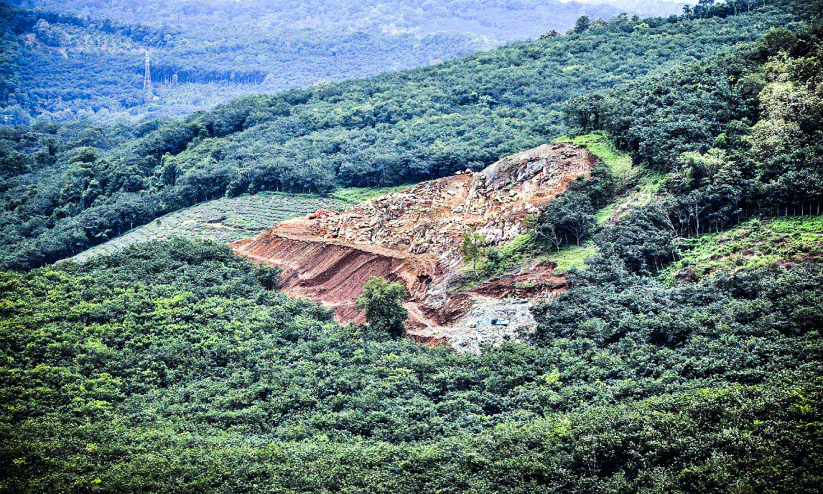 അതീവ പരിസ്ഥിതിലോല മേഖലയായ നരിപ്പാറ മലയില് ക്വാറി അതീവ പരിസ്ഥിതിലോല മേഖലയായ നരിപ്പാറ മലയില് ക്വാറി
