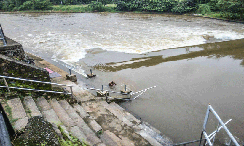 ആ​ലോ​ച​ന​ക​ൾ​ക്ക്​ കു​റ​വി​ല്ല: ഒ​രു​ങ്ങാ​​തെ പ​ന്ത​ളം