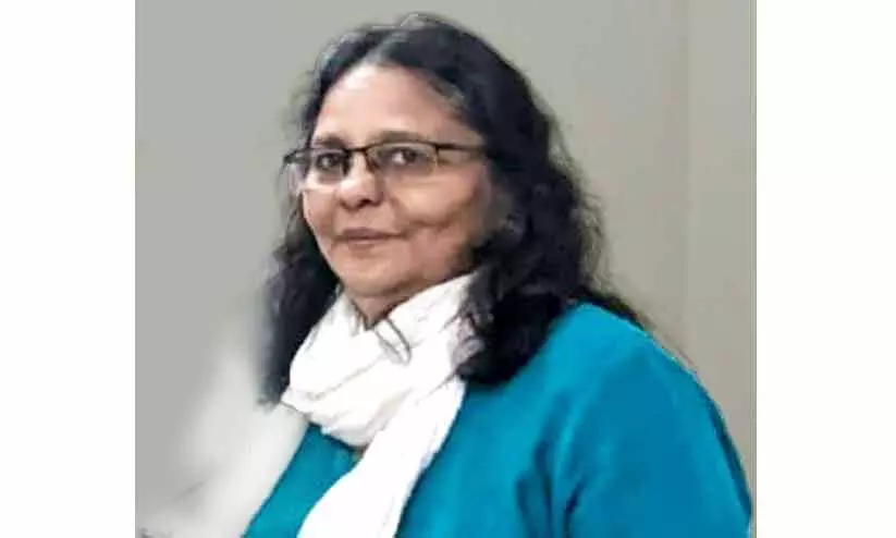 പെൺപ്രജയുടെ അനുഭവസങ്കീർണതകൾ പെൺപ്രജയുടെ അനുഭവസങ്കീർണതകൾ