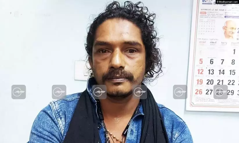 അയ്യപ്പ വേഷത്തിൽ കഞ്ചാവ് കടത്തിയ യുവാവ് പിടിയിൽ