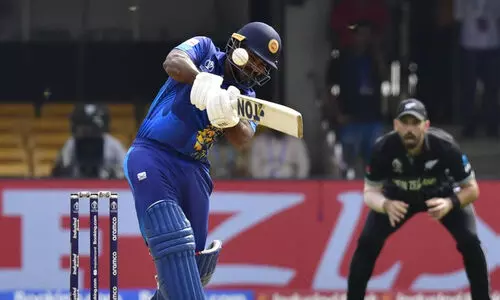 കുശാൽ പെരേരയുടെ അതിവേഗ അർധസെഞ്ച്വറിയിലും ചുവടുറപ്പിക്കാനാവാതെ ശ്രീലങ്ക; അഞ്ച് വിക്കറ്റ് നഷ്ടം